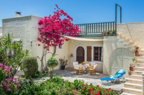 Bougainvillea House in Crete